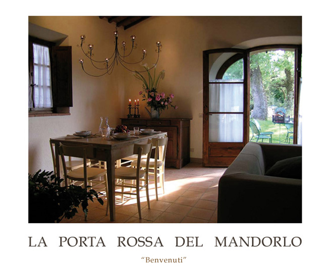 la porta rossa del mandorlo